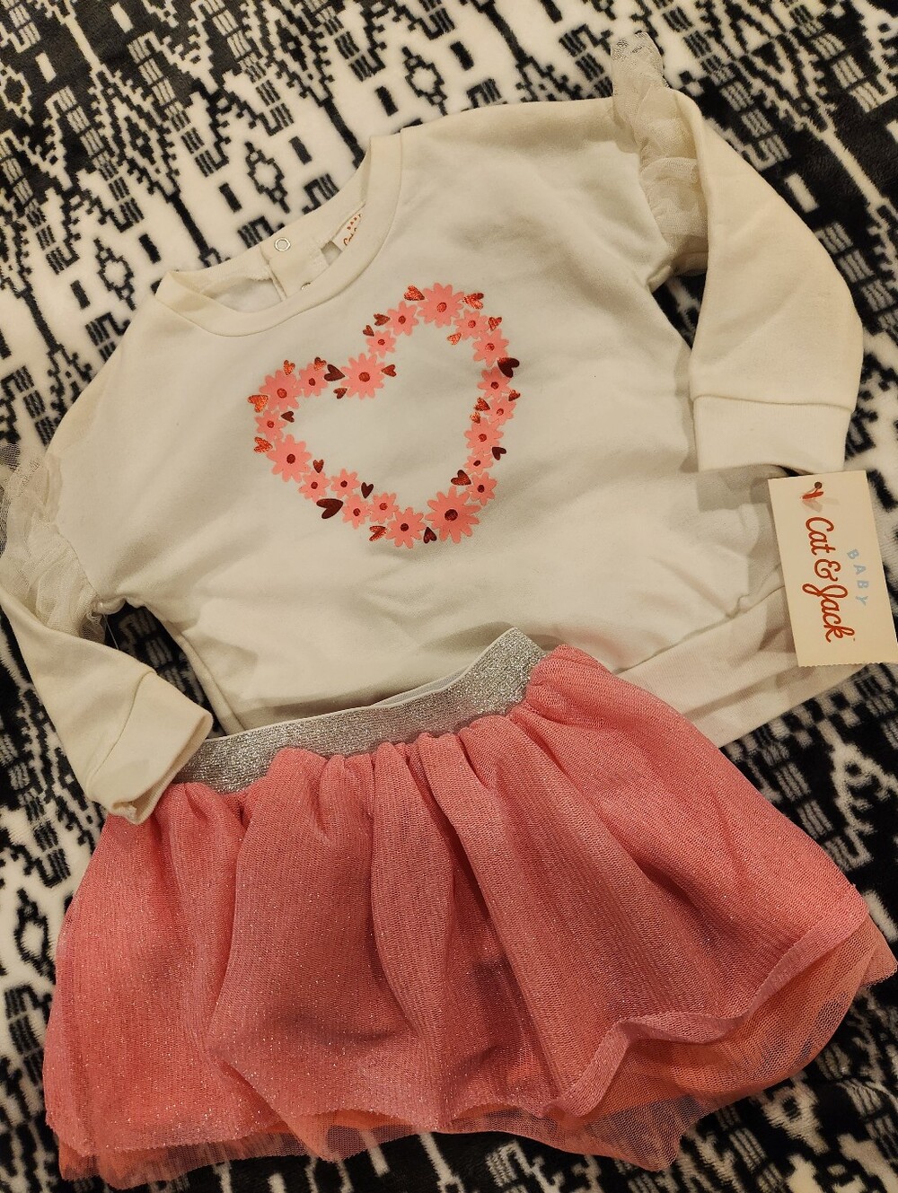 NWT Cat & Jack Baby Girl Heart Floral Sweatshirt with Pink Tulle Skort, Size 12M